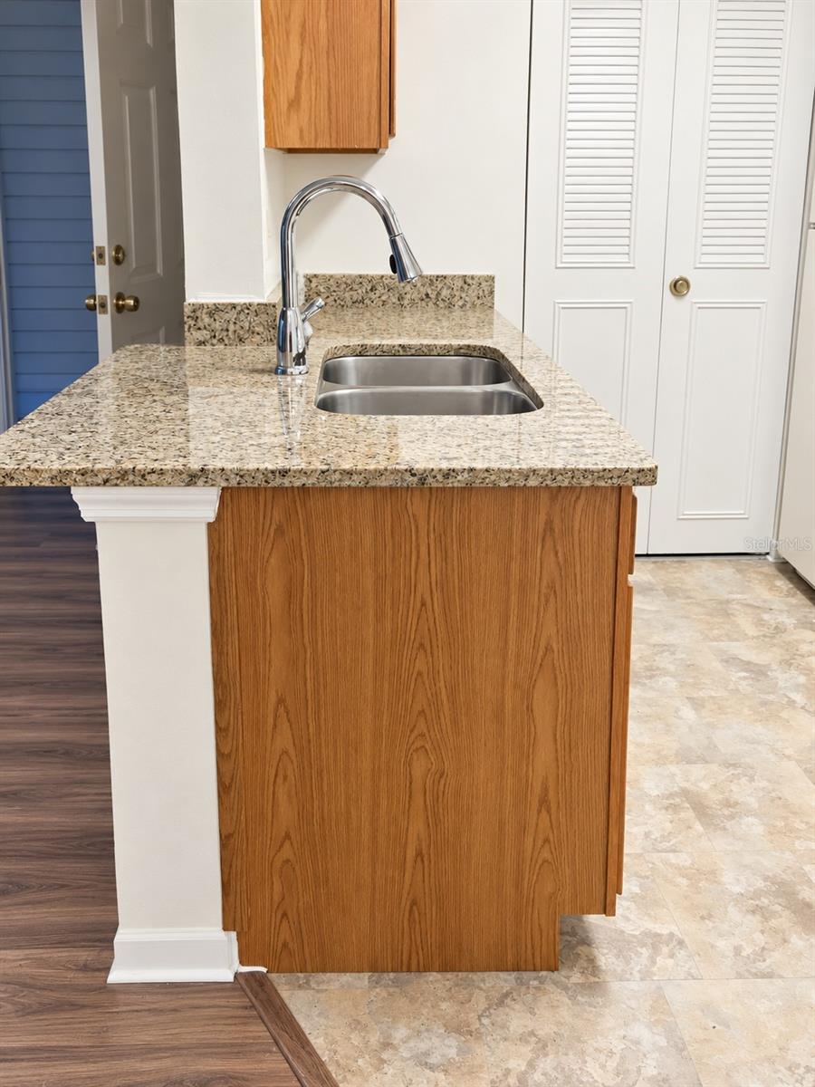1033 S Hiawassee Rd #2625 Property Photo 5