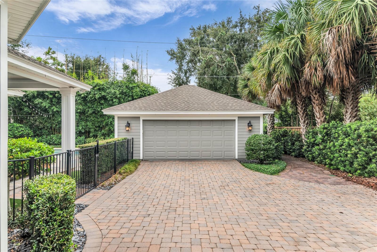 1206 Stetson St Property Photo 6