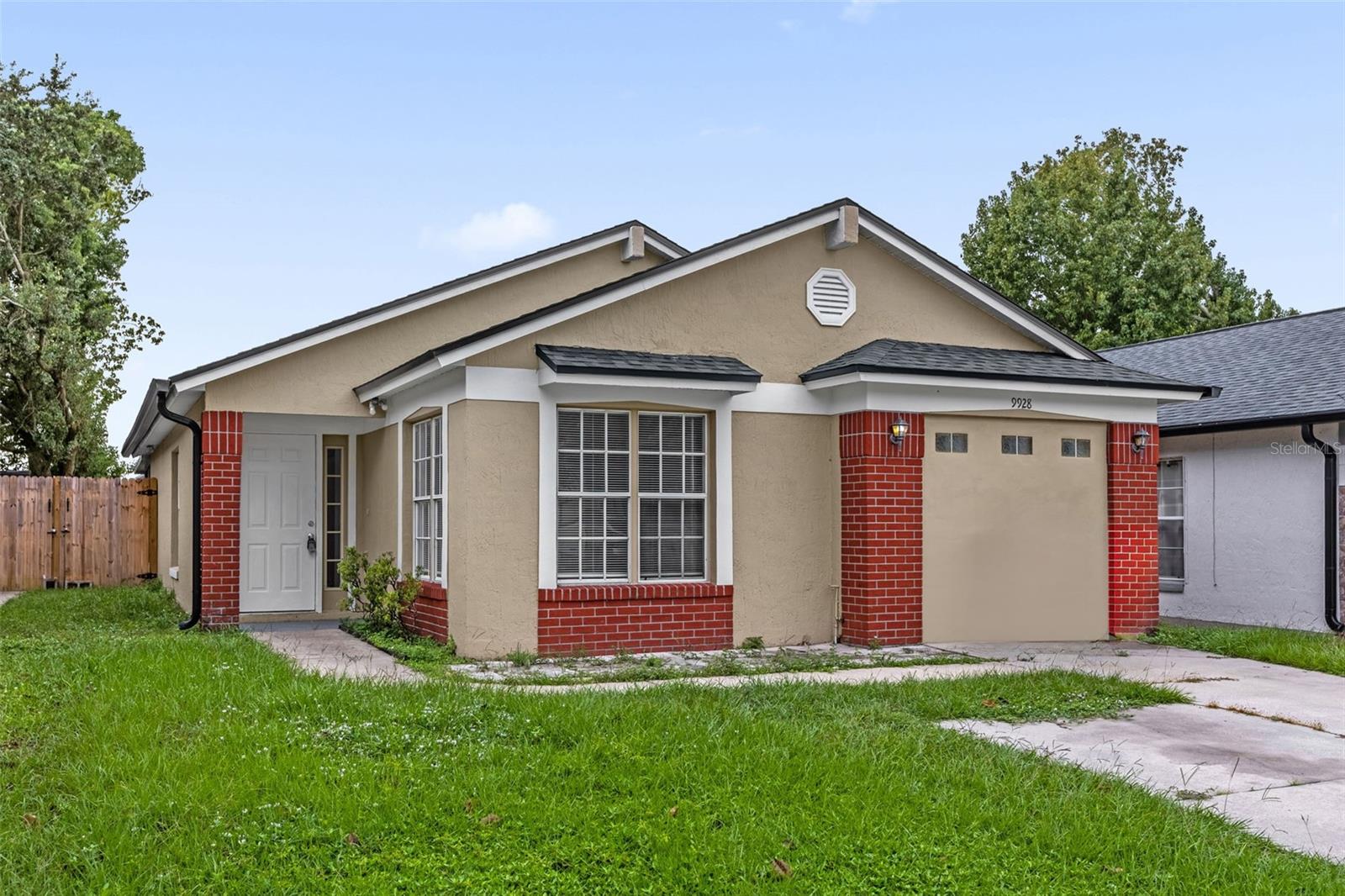 9928 DEAN COVE LN Property Photo 1