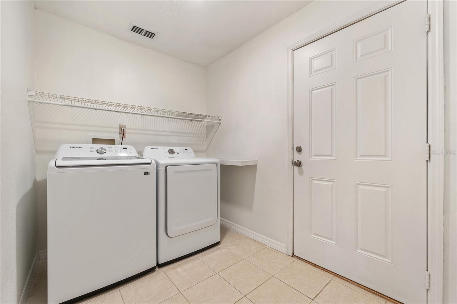 2040 E Triangle Dr Property Photo 15