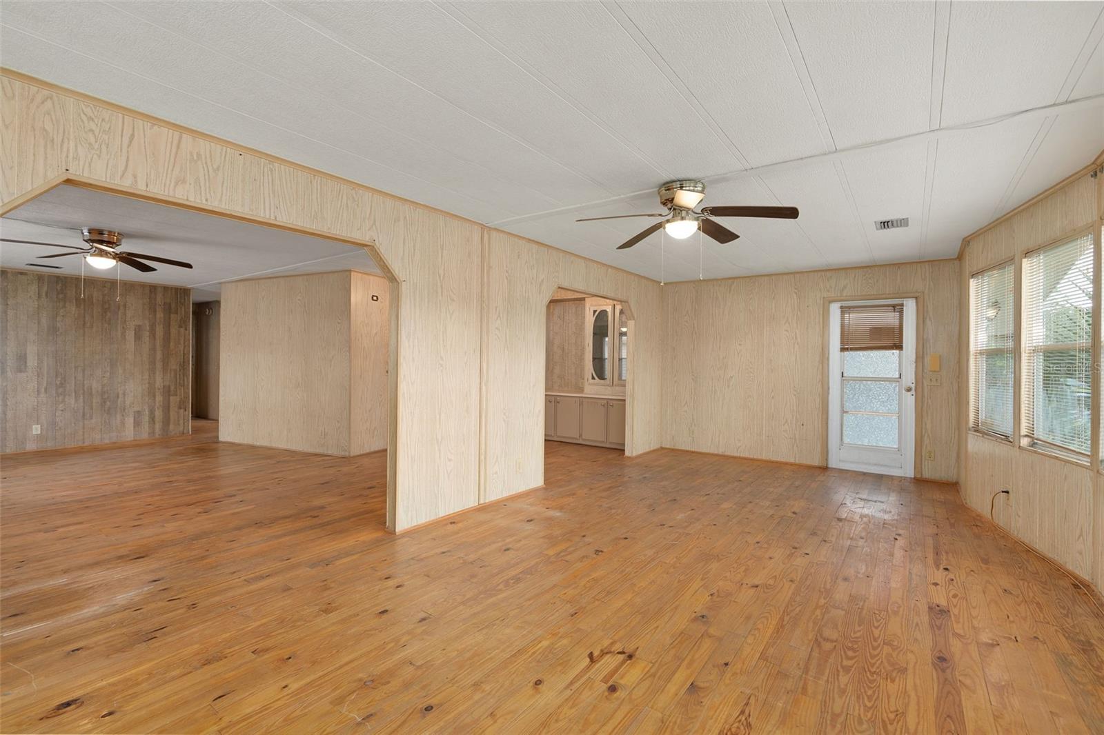 137 Pine Tree Dr Property Photo 7