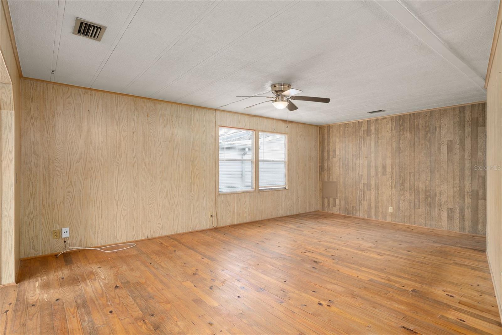 137 Pine Tree Dr Property Photo 10