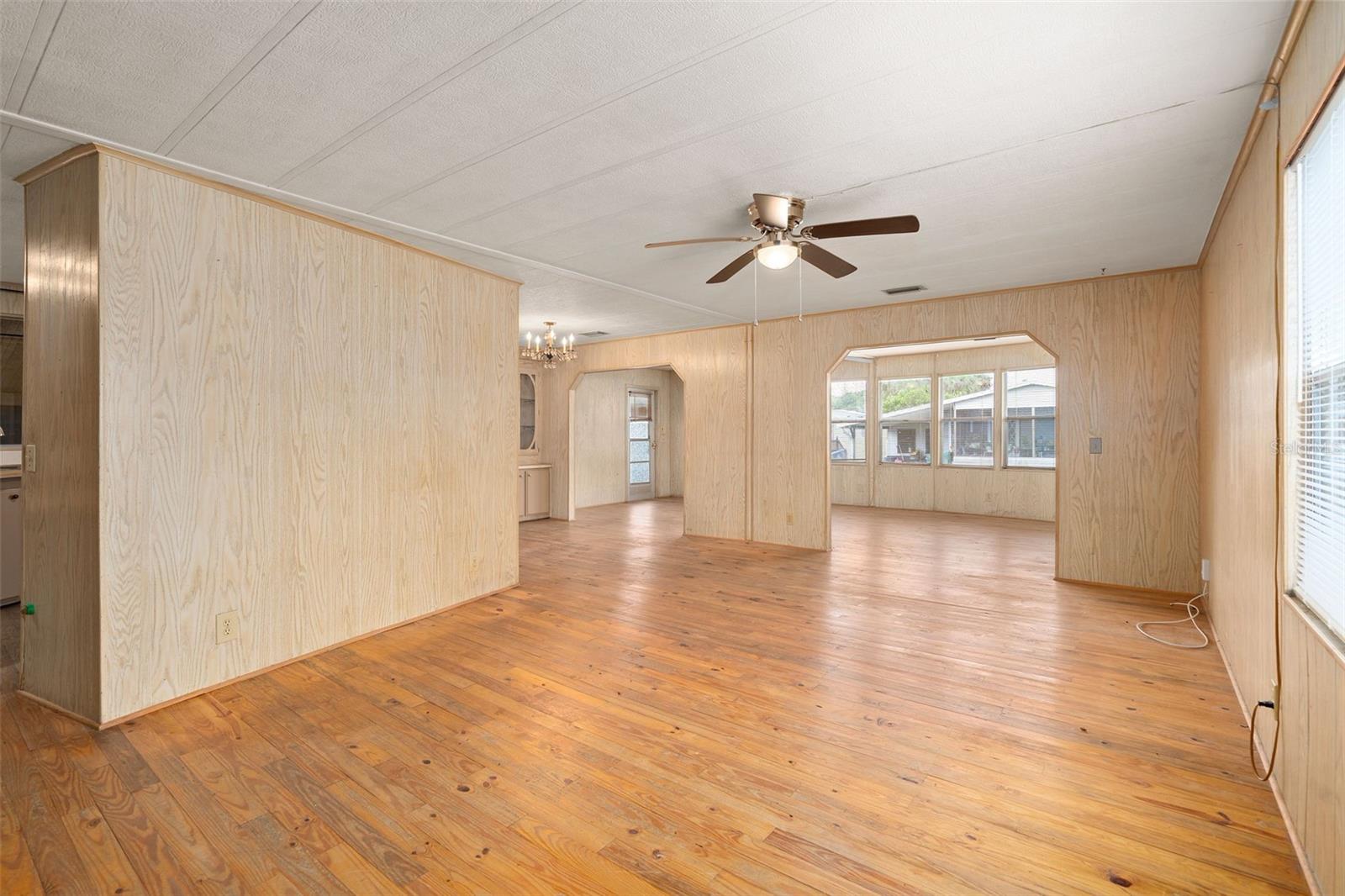 137 Pine Tree Dr Property Photo 12