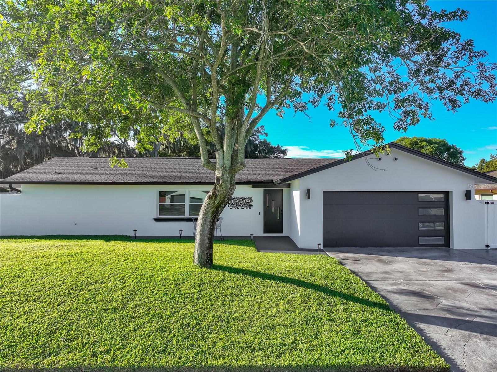 7536 Village Green Dr Property Photo 1