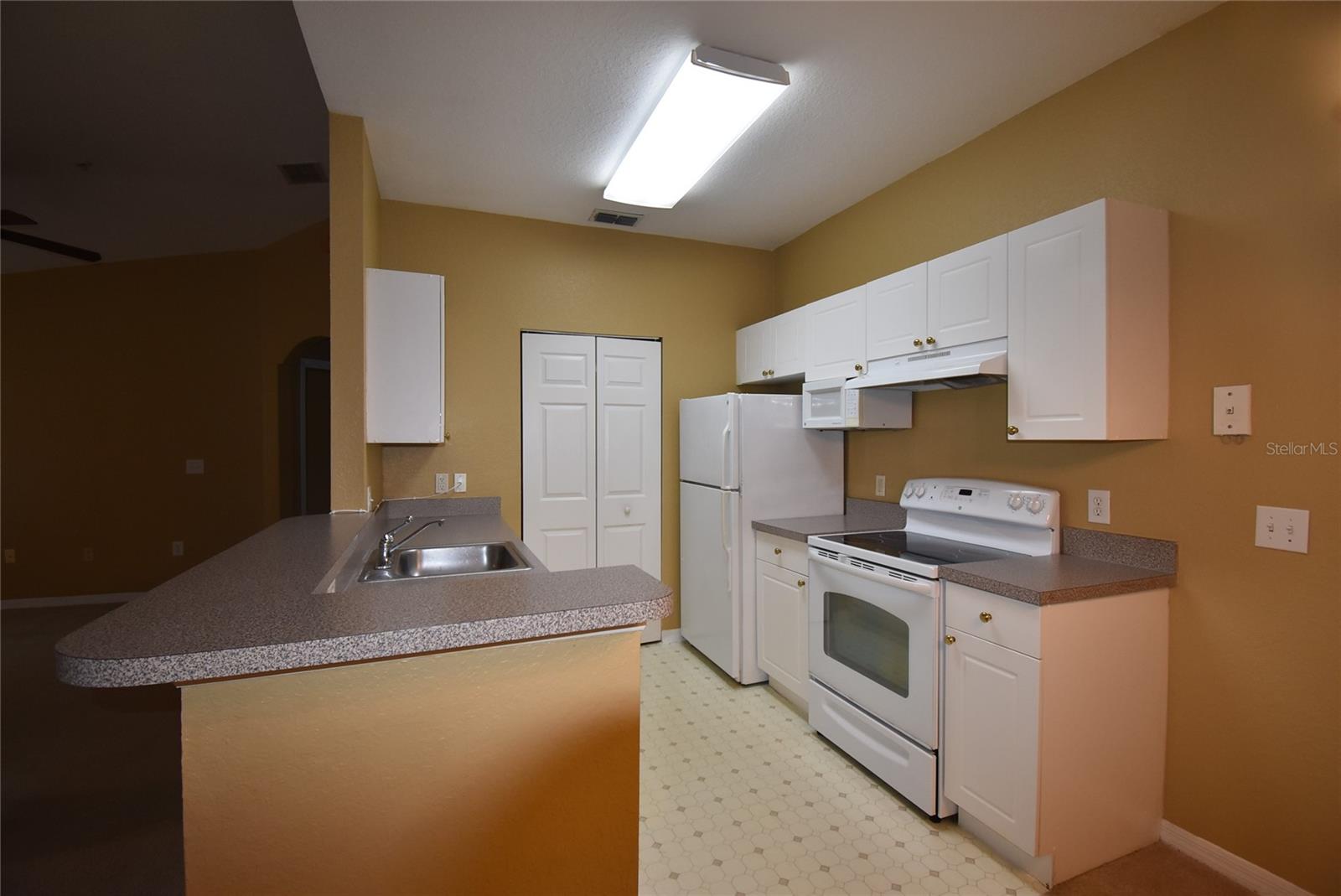 832 Grand Regency Pt #201 Property Photo 4