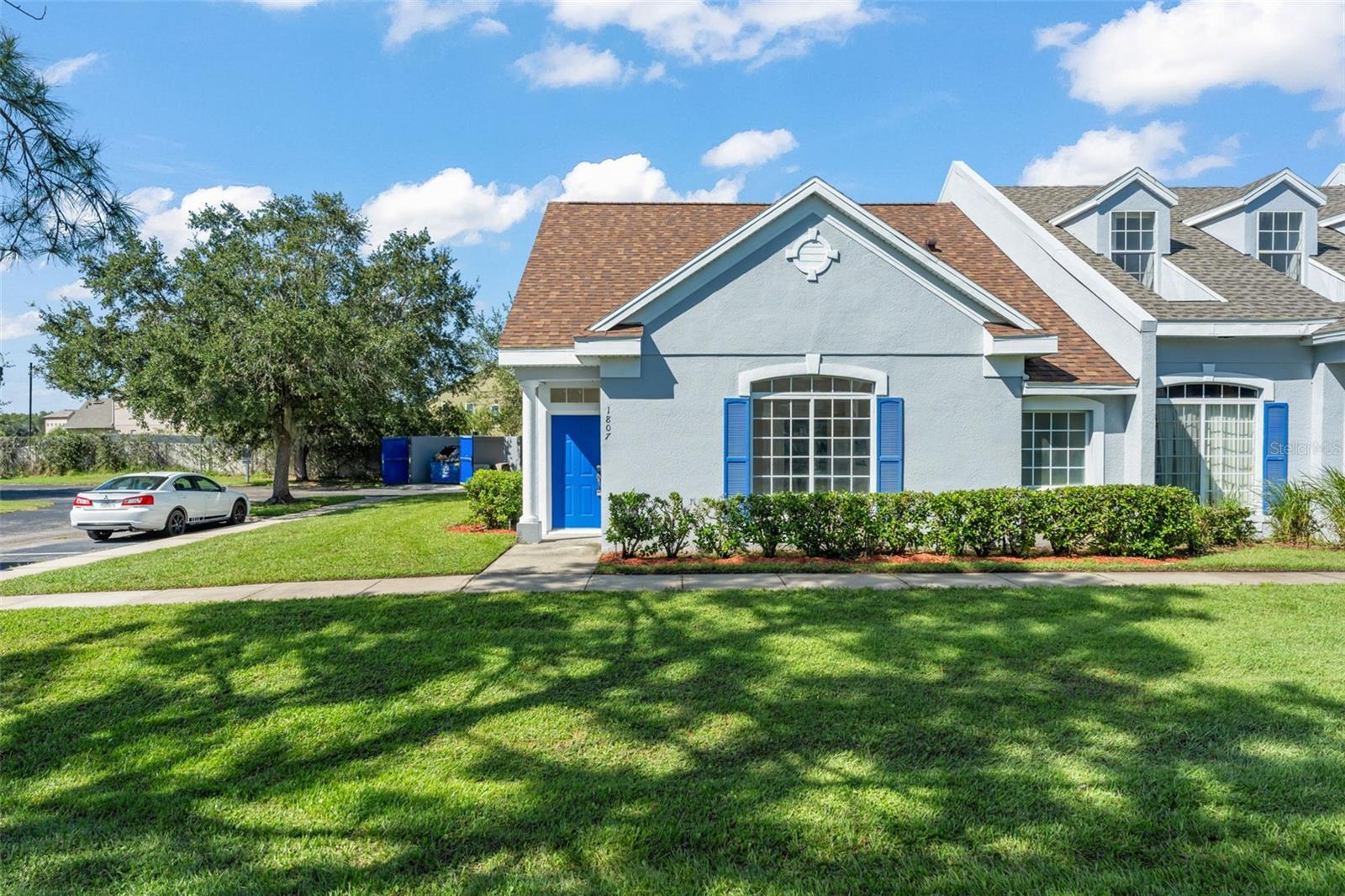 1807 Island Walk Dr Property Photo 1