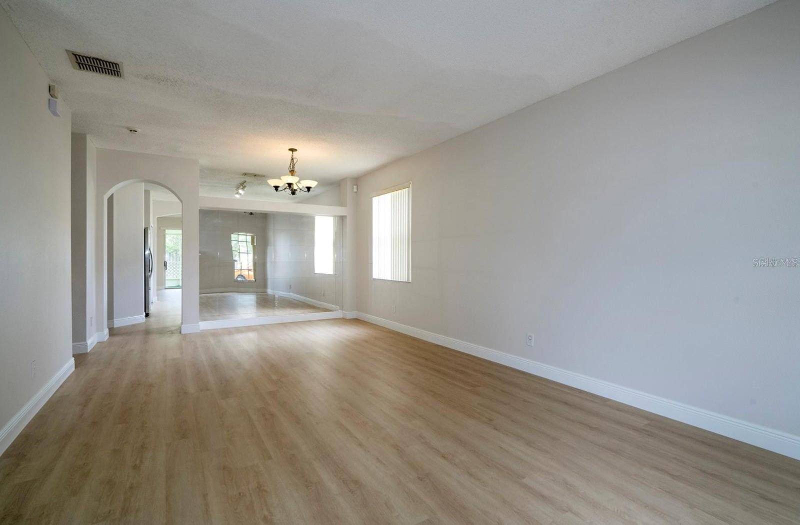 13827 Hawkeye Dr Property Photo 5
