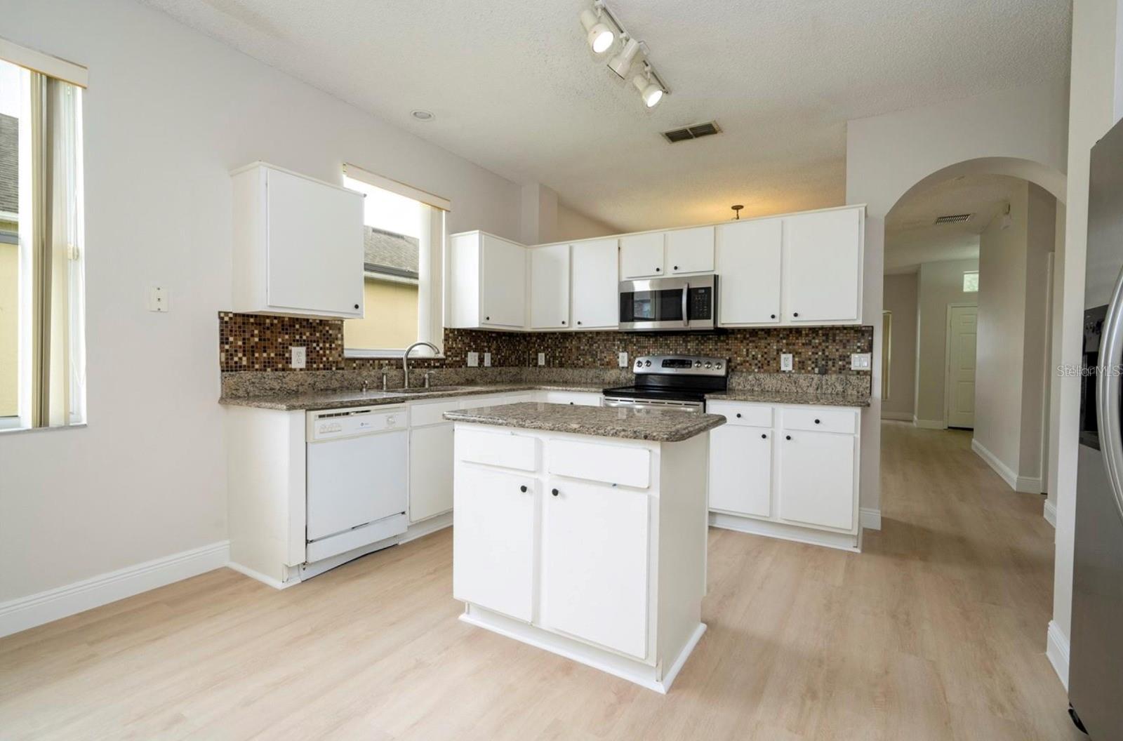 13827 Hawkeye Dr Property Photo 11