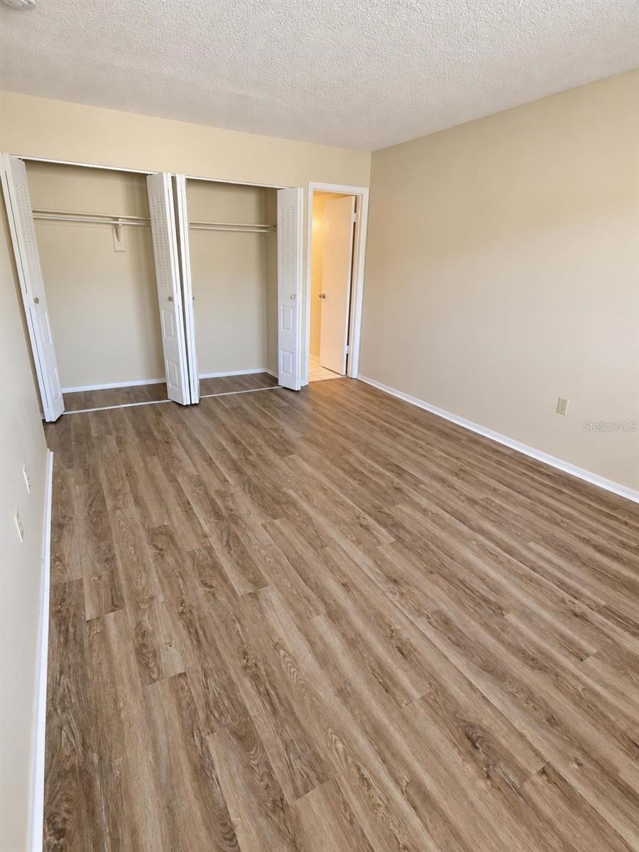 906 Lake Destiny Rd #f Property Photo 15