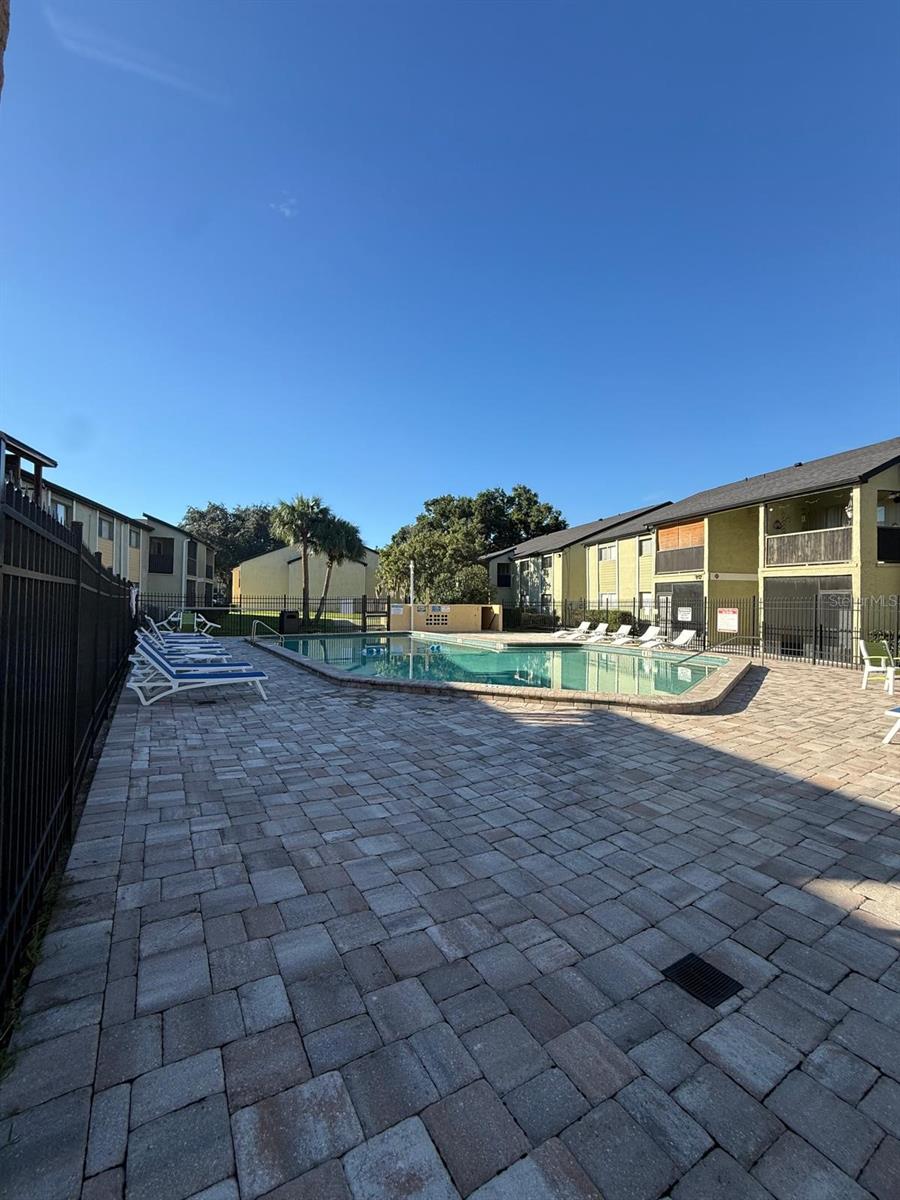 906 Lake Destiny Rd #f Property Photo 17
