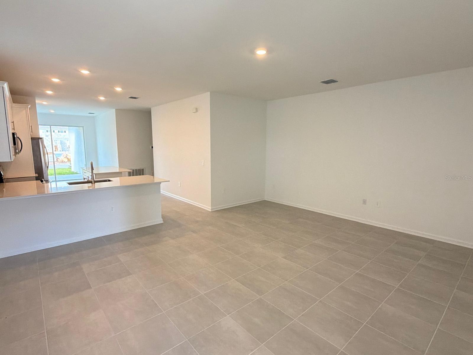 5569 Fiona Ln Property Photo 3