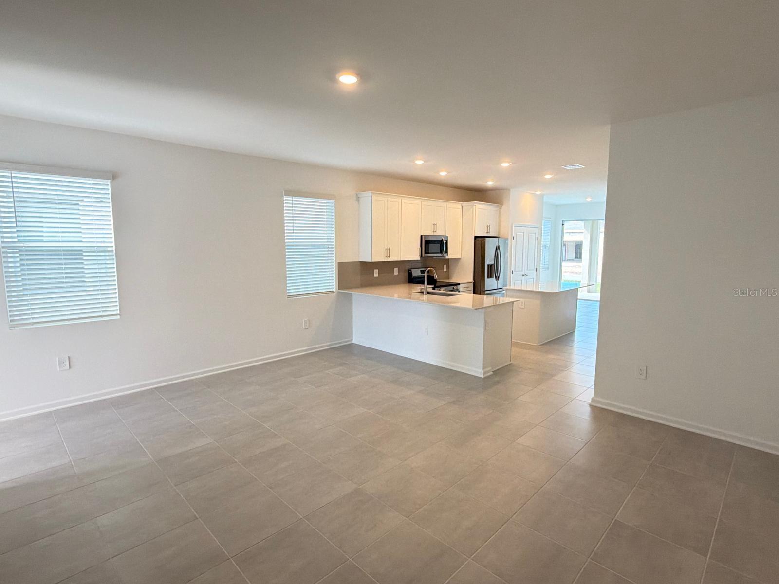 5569 Fiona Ln Property Photo 4