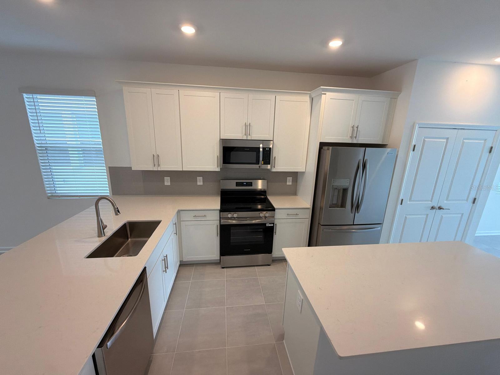 5569 Fiona Ln Property Photo 6