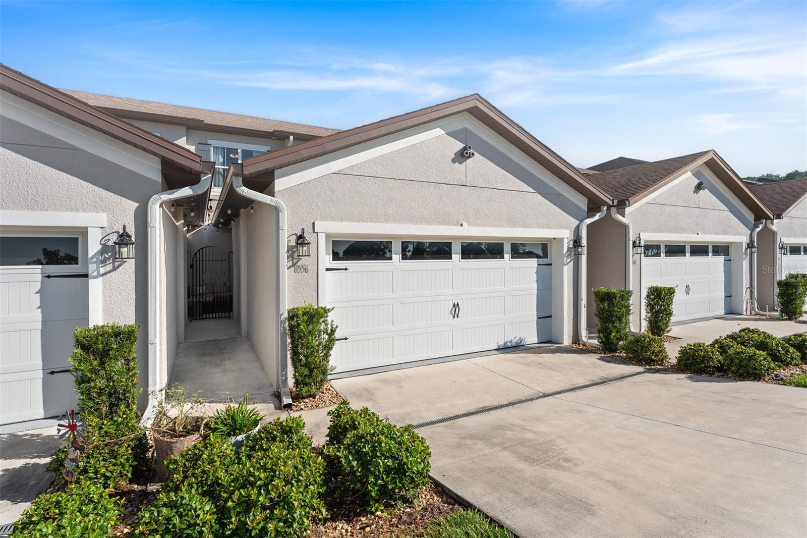 8556 MAGNIFICENT LN Property Photo 1