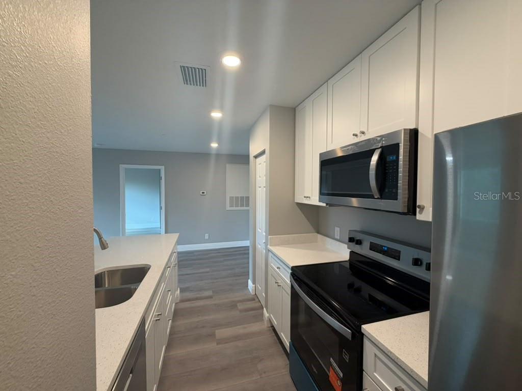 3024 Parkway Blvd #305 Property Photo 2