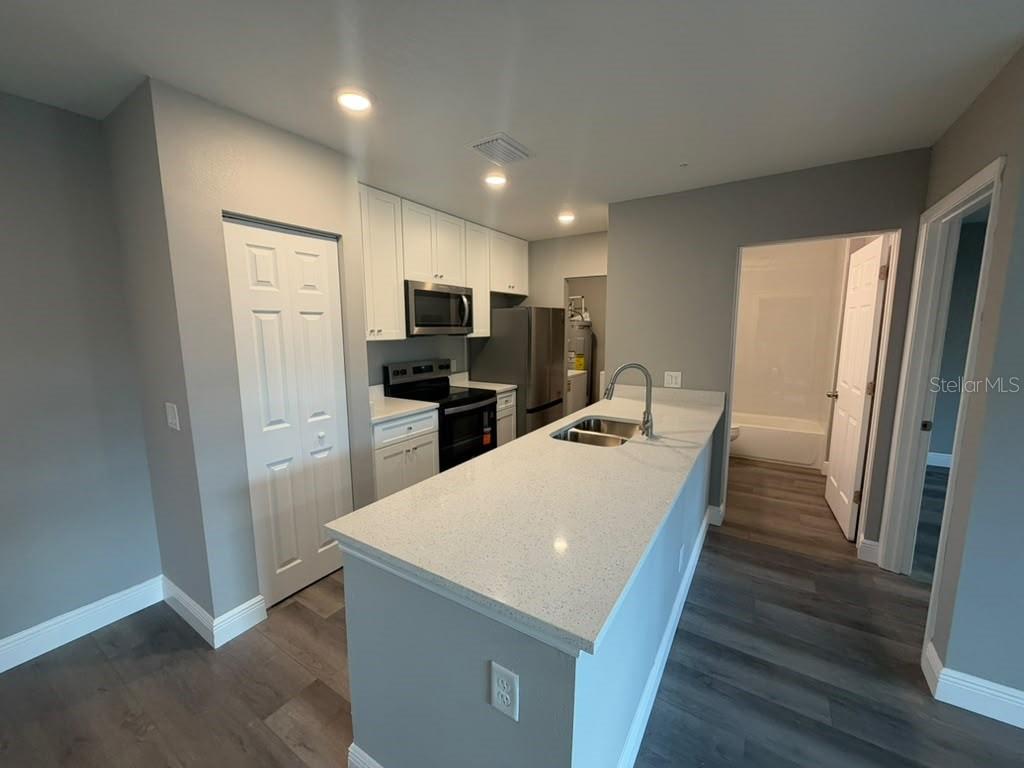 3024 Parkway Blvd #305 Property Photo 4