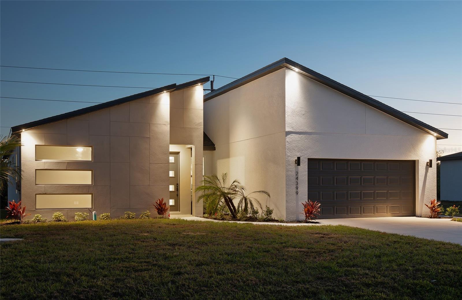 24399 SW KINGSWAY CIR Property Photo 1