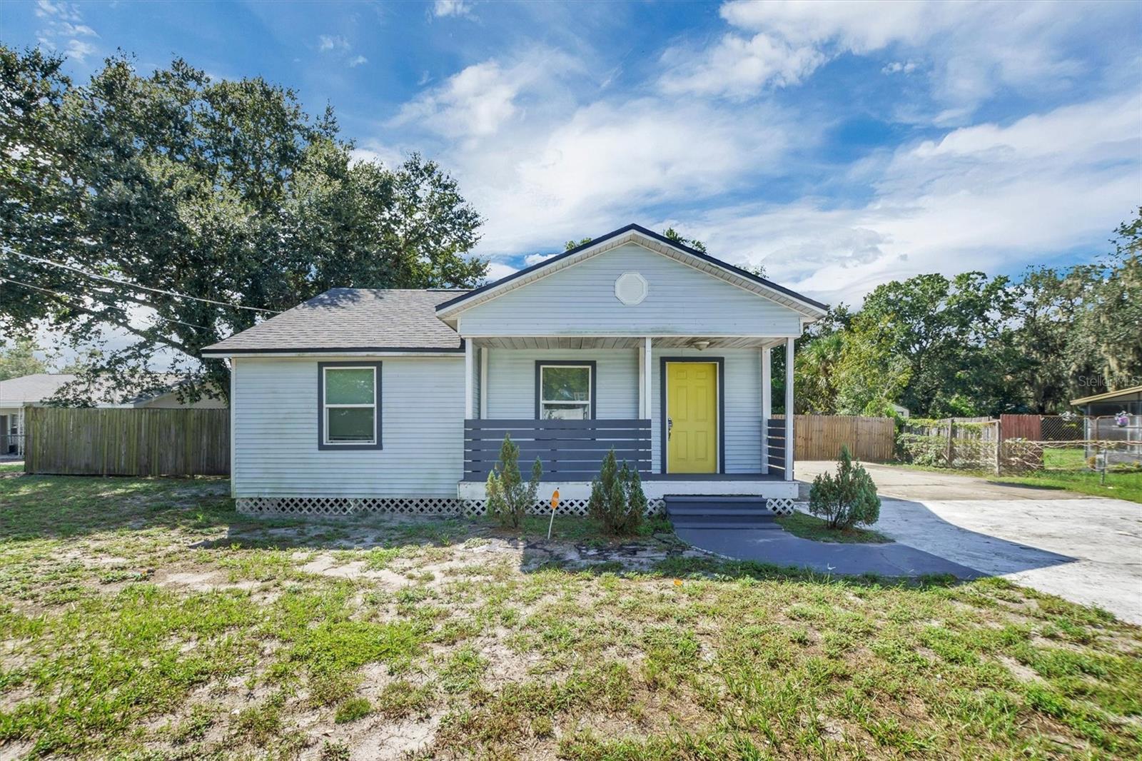 2014 W HICKORY ST Property Photo 1