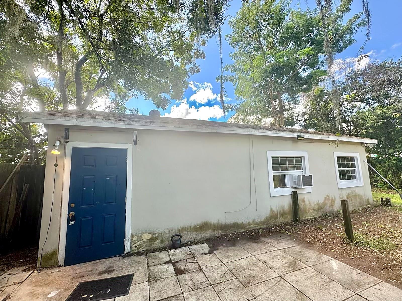 2506 E JACKSON ST Property Photo 1