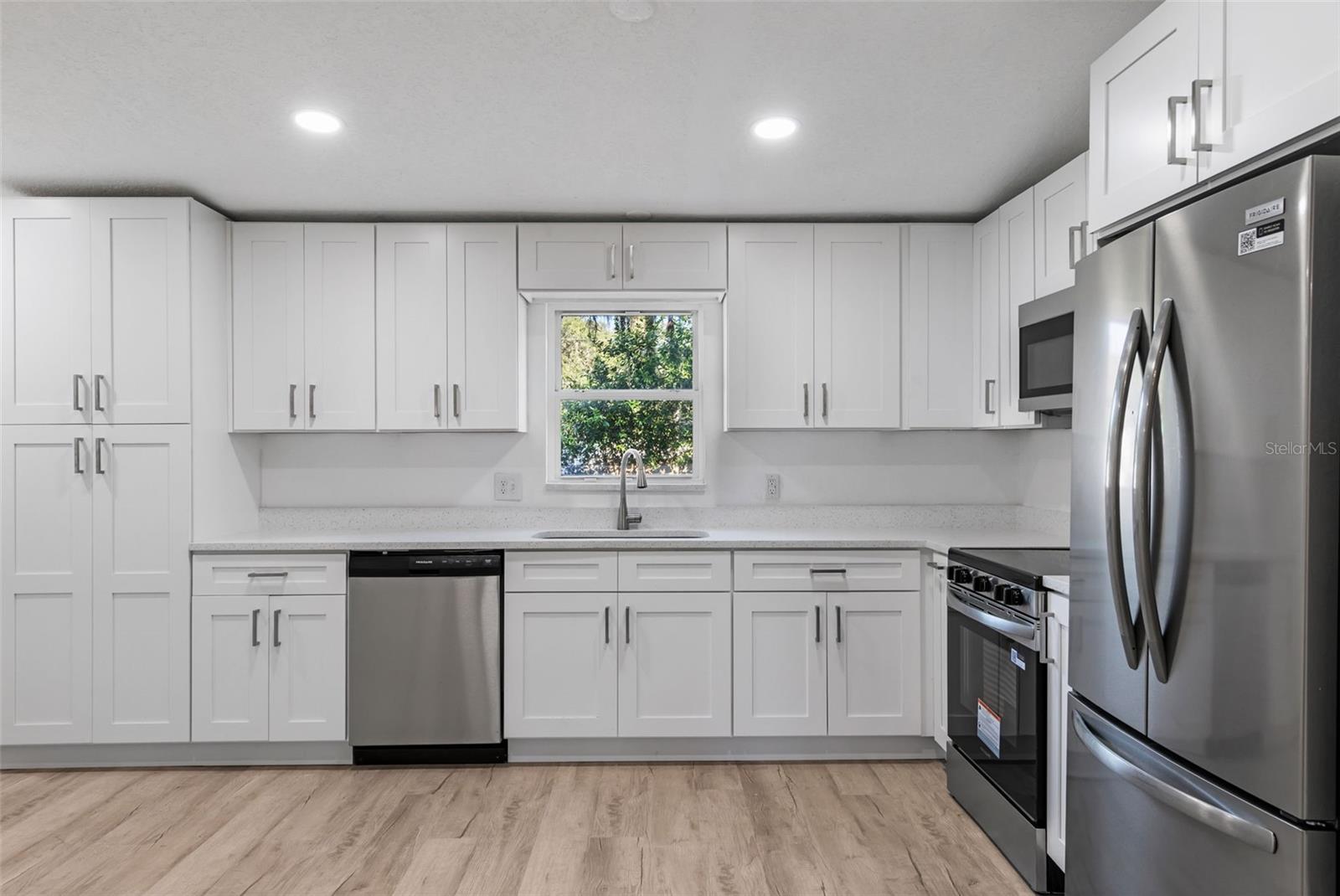 870 Wolf Trl Property Photo 8