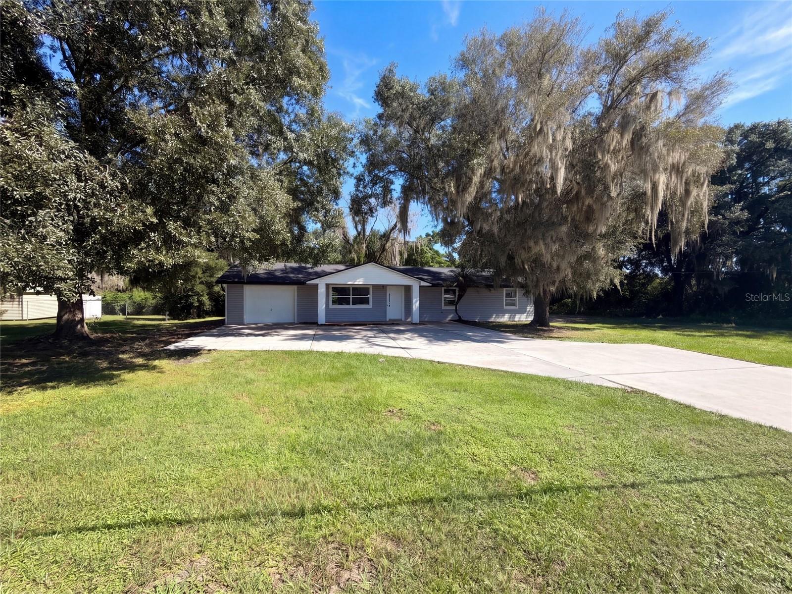 425 W Daughtery Rd Property Photo 1