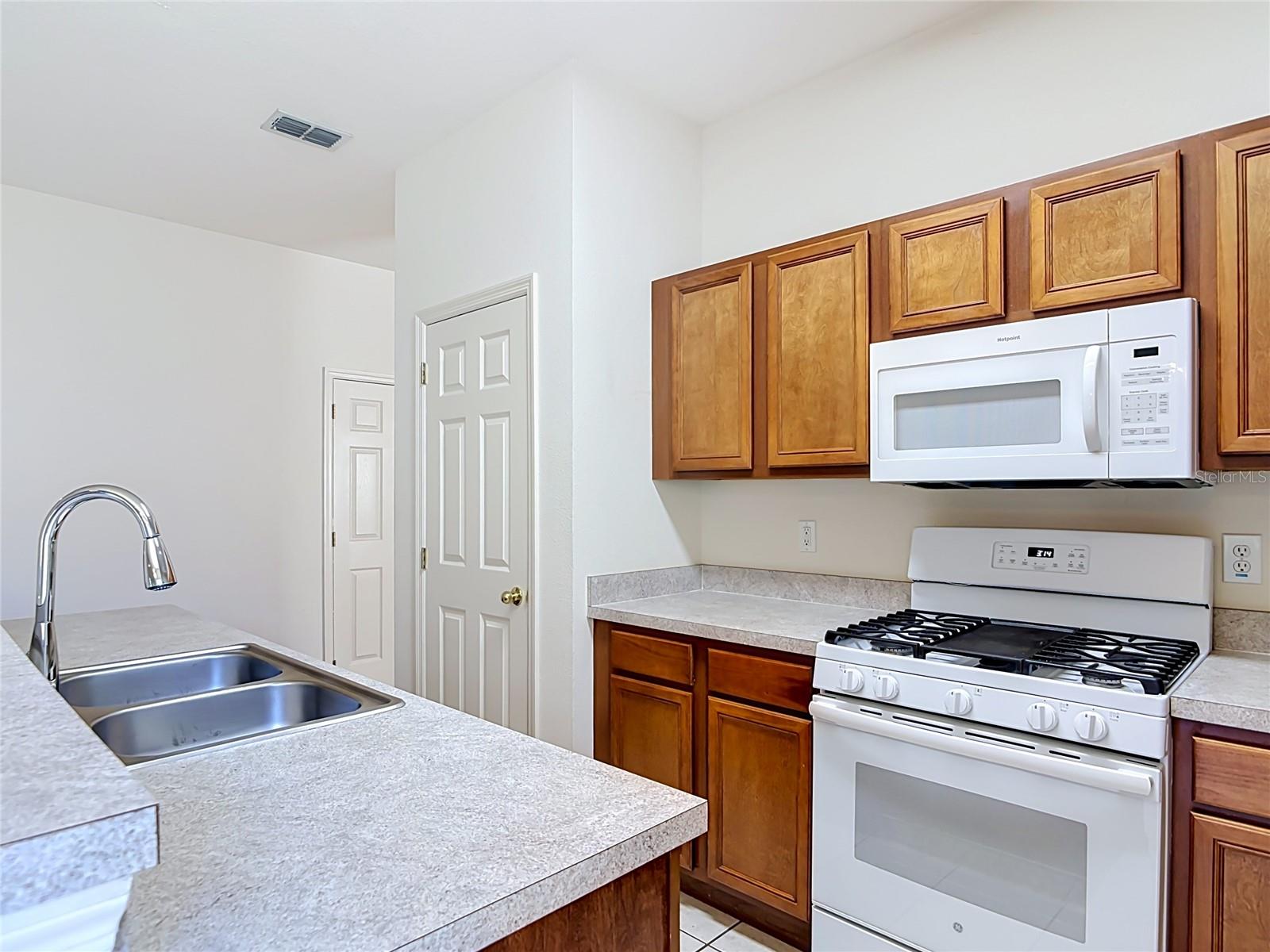 105 Ridgeway Property Photo 8