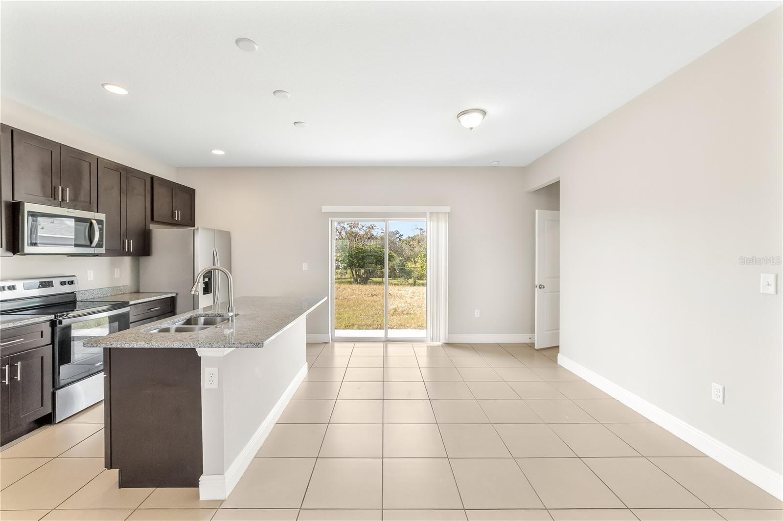 1910 Lakeview Ln Property Photo 11