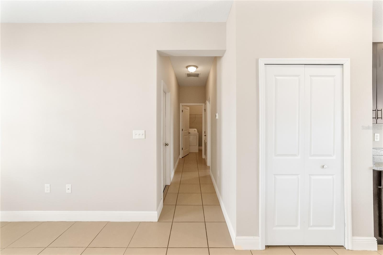 1910 Lakeview Ln Property Photo 13