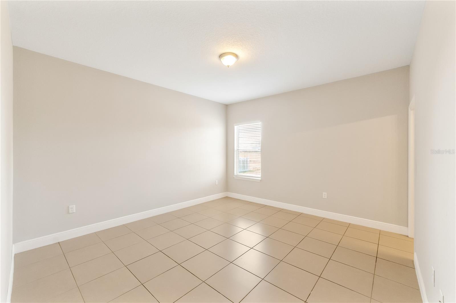 1910 Lakeview Ln Property Photo 14