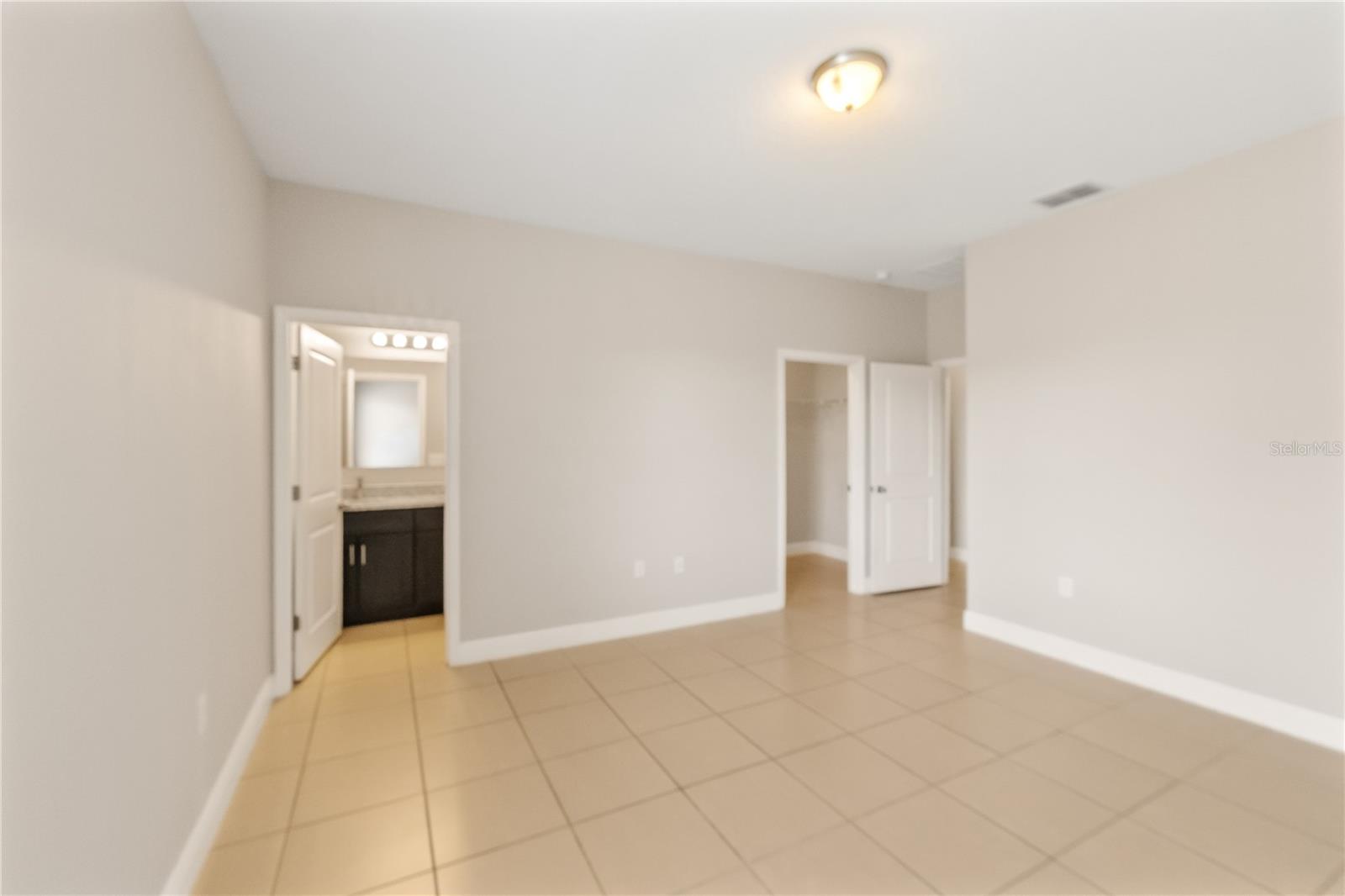 1910 Lakeview Ln Property Photo 15