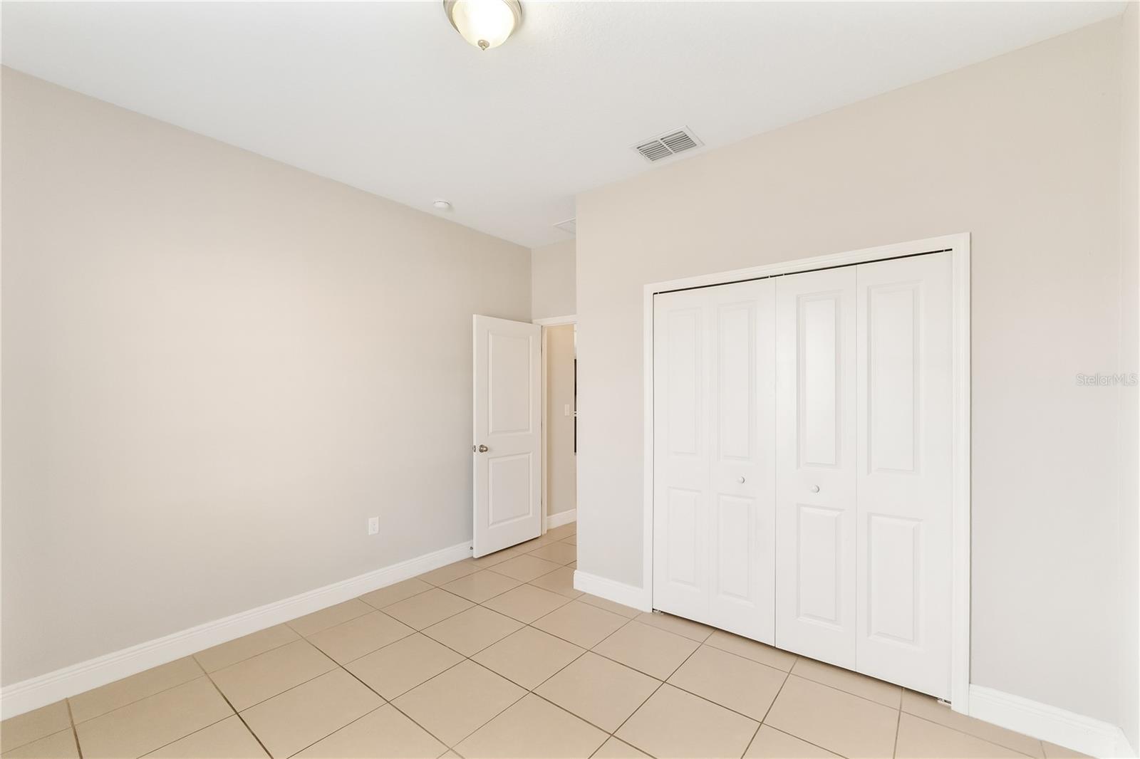 1910 Lakeview Ln Property Photo 22