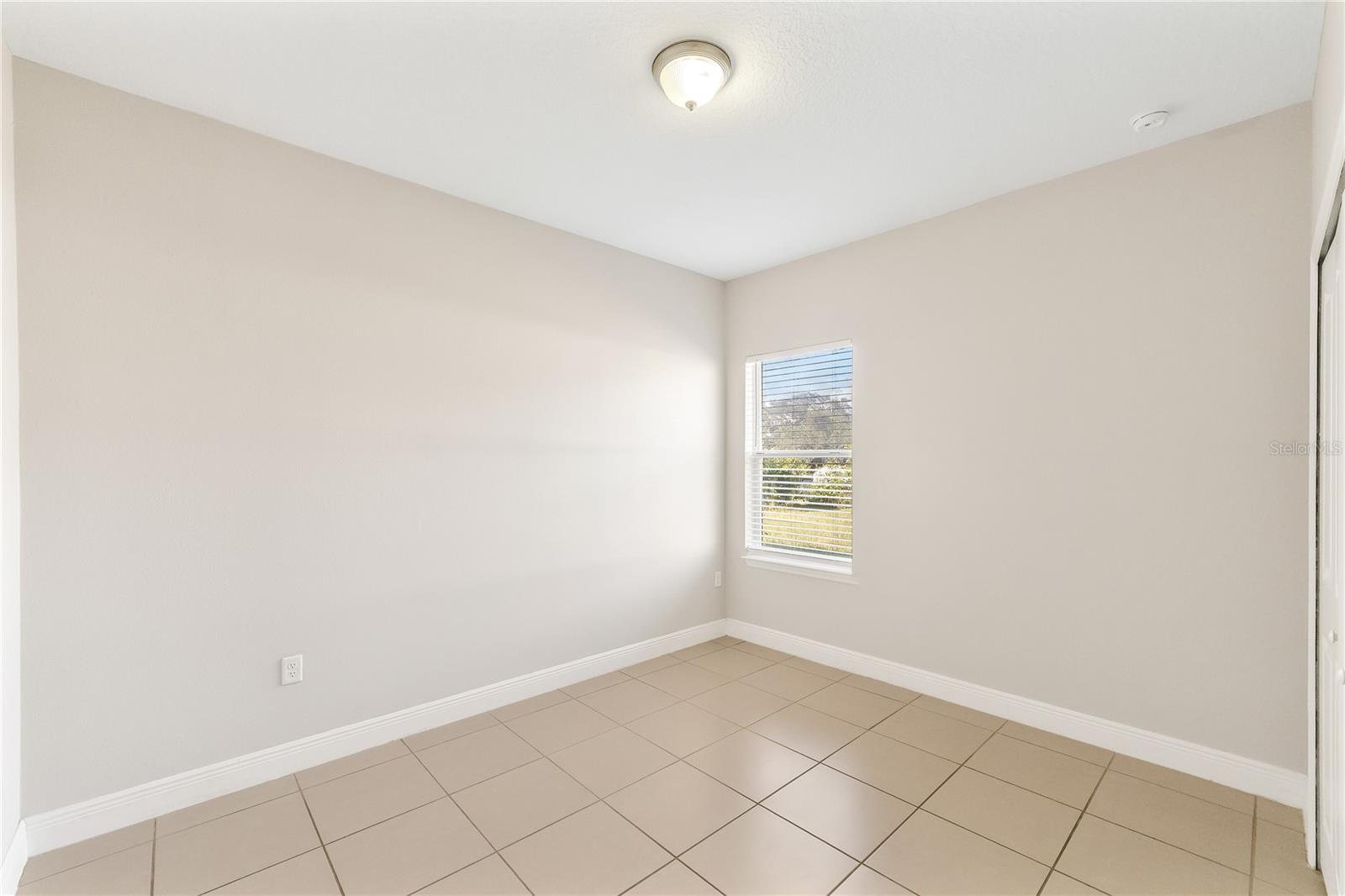 1910 Lakeview Ln Property Photo 24