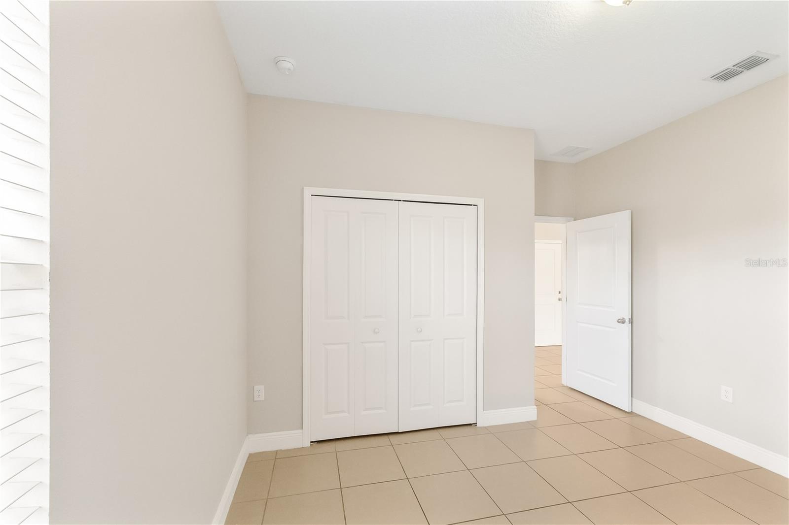 1910 Lakeview Ln Property Photo 25