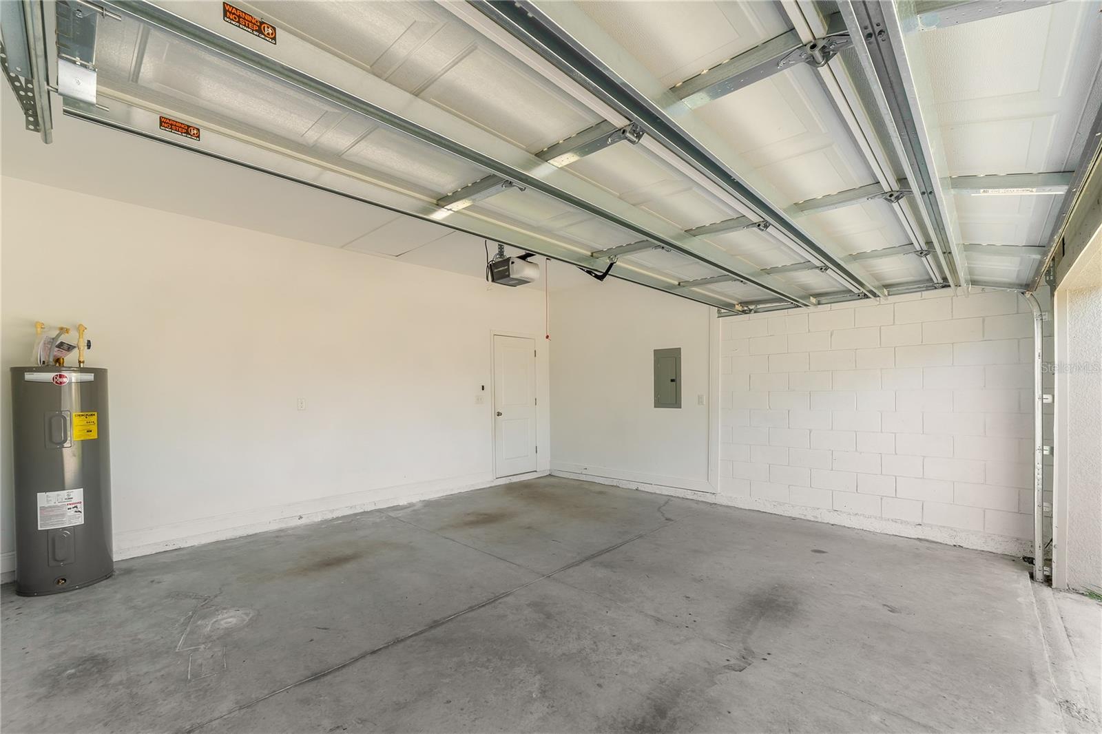 1910 Lakeview Ln Property Photo 31