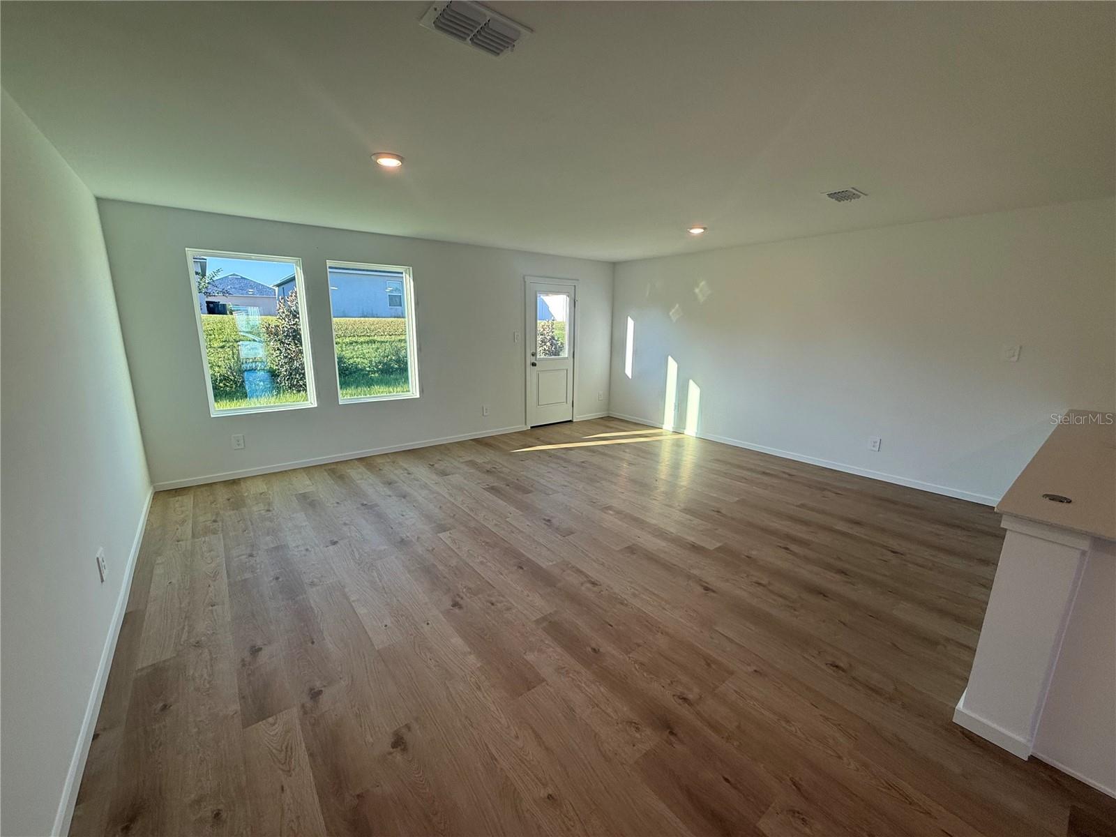 2476 Bevel Ln Property Photo 4