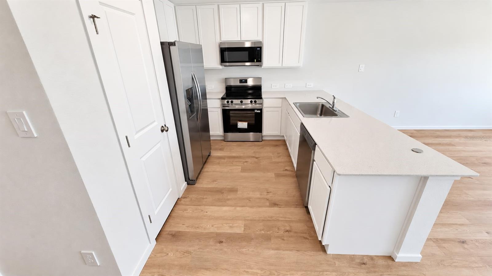 2496 Bevel Ln Property Photo 4
