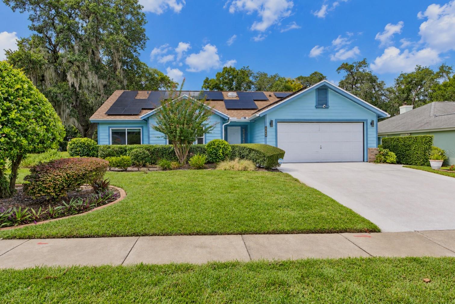 345 OAK LEAF CIR Property Photo 1