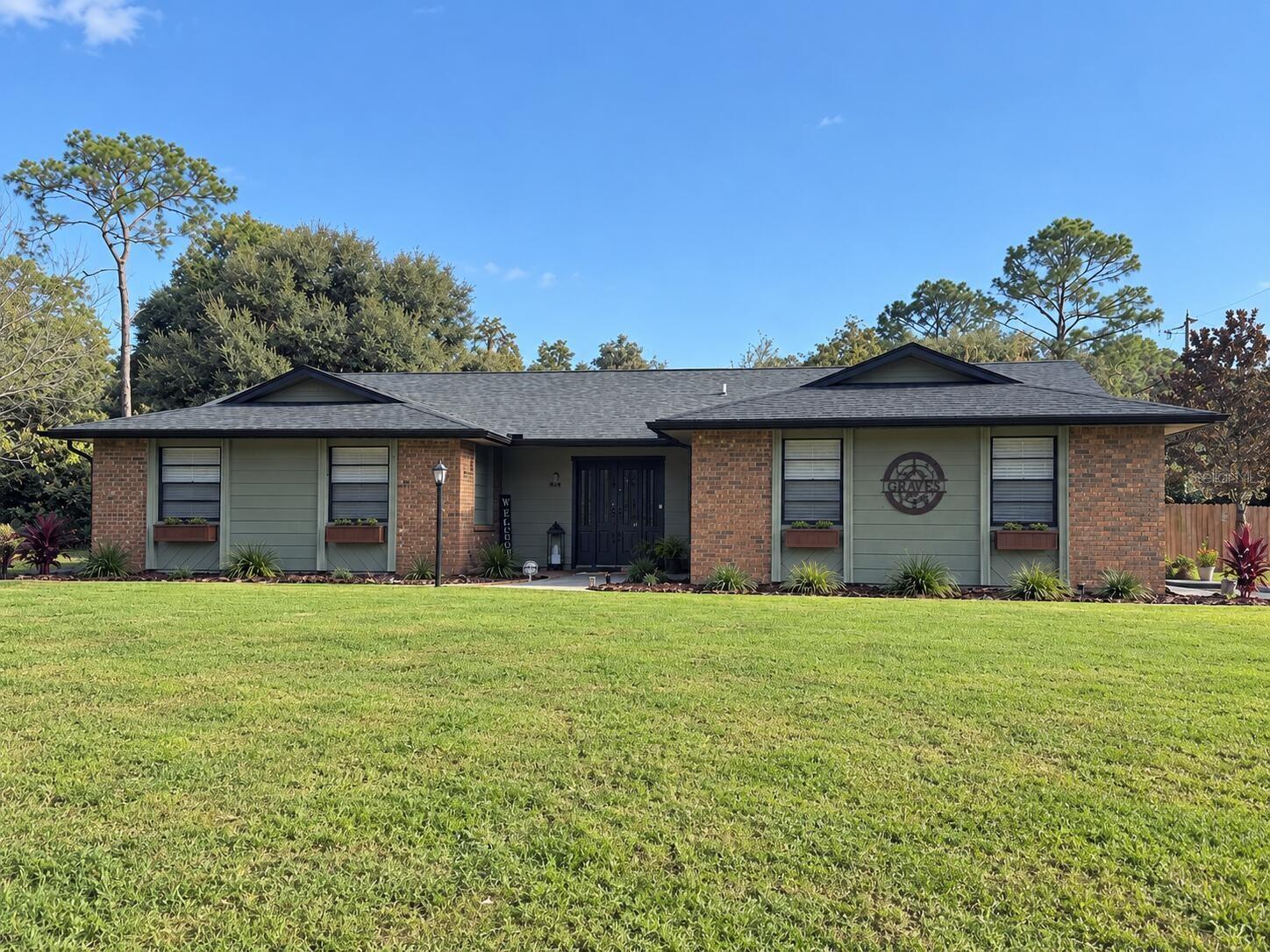 804 Lake Dr Property Photo 1