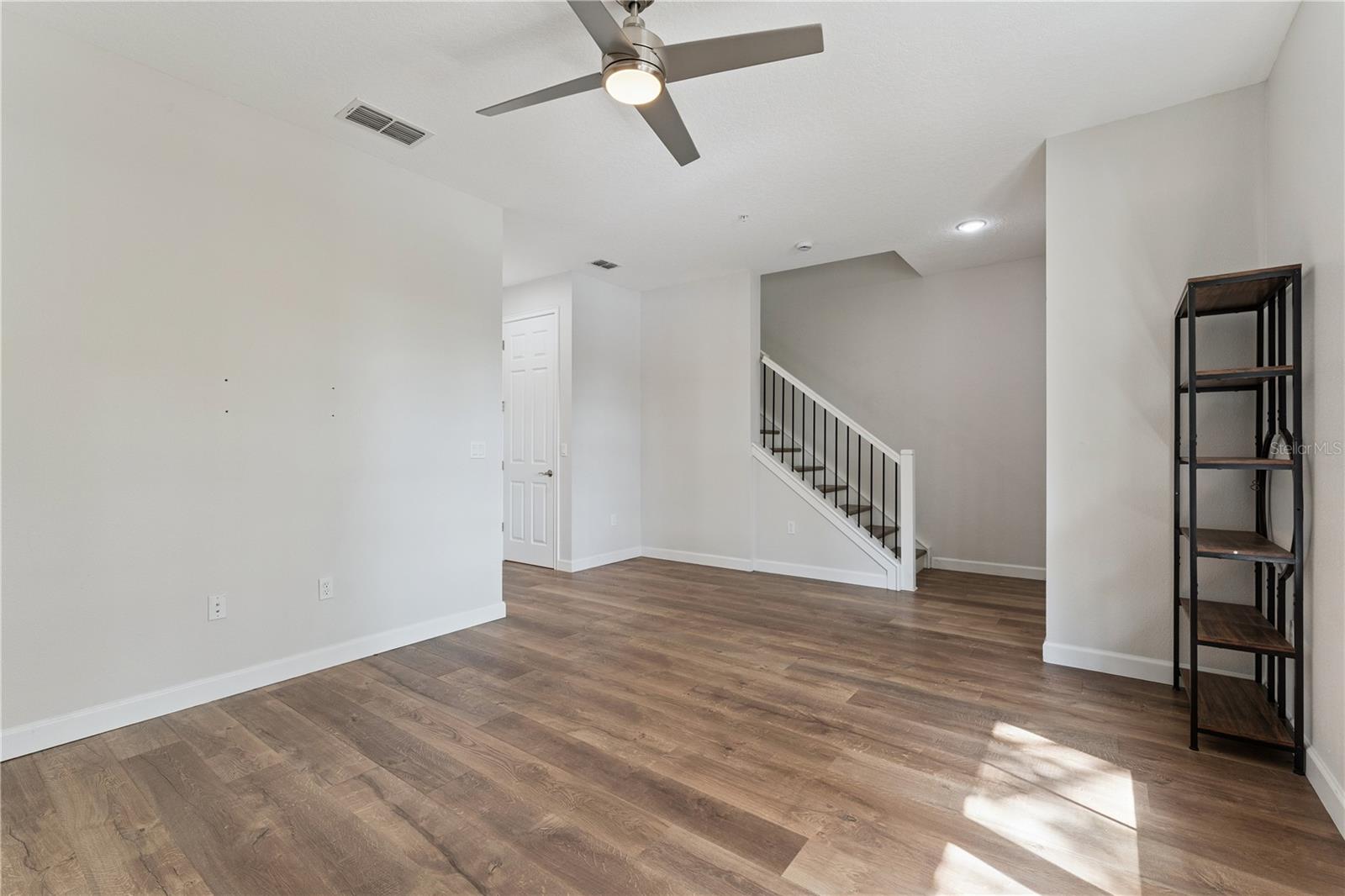 1504 Lake George Dr Property Photo 3