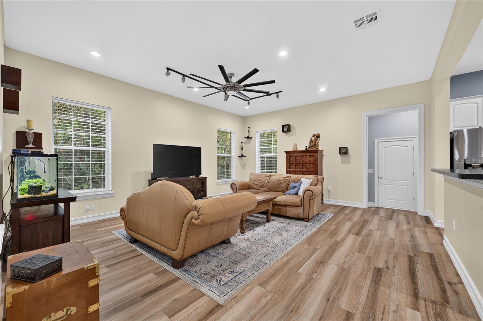301 Celebration Blvd Property Photo 15