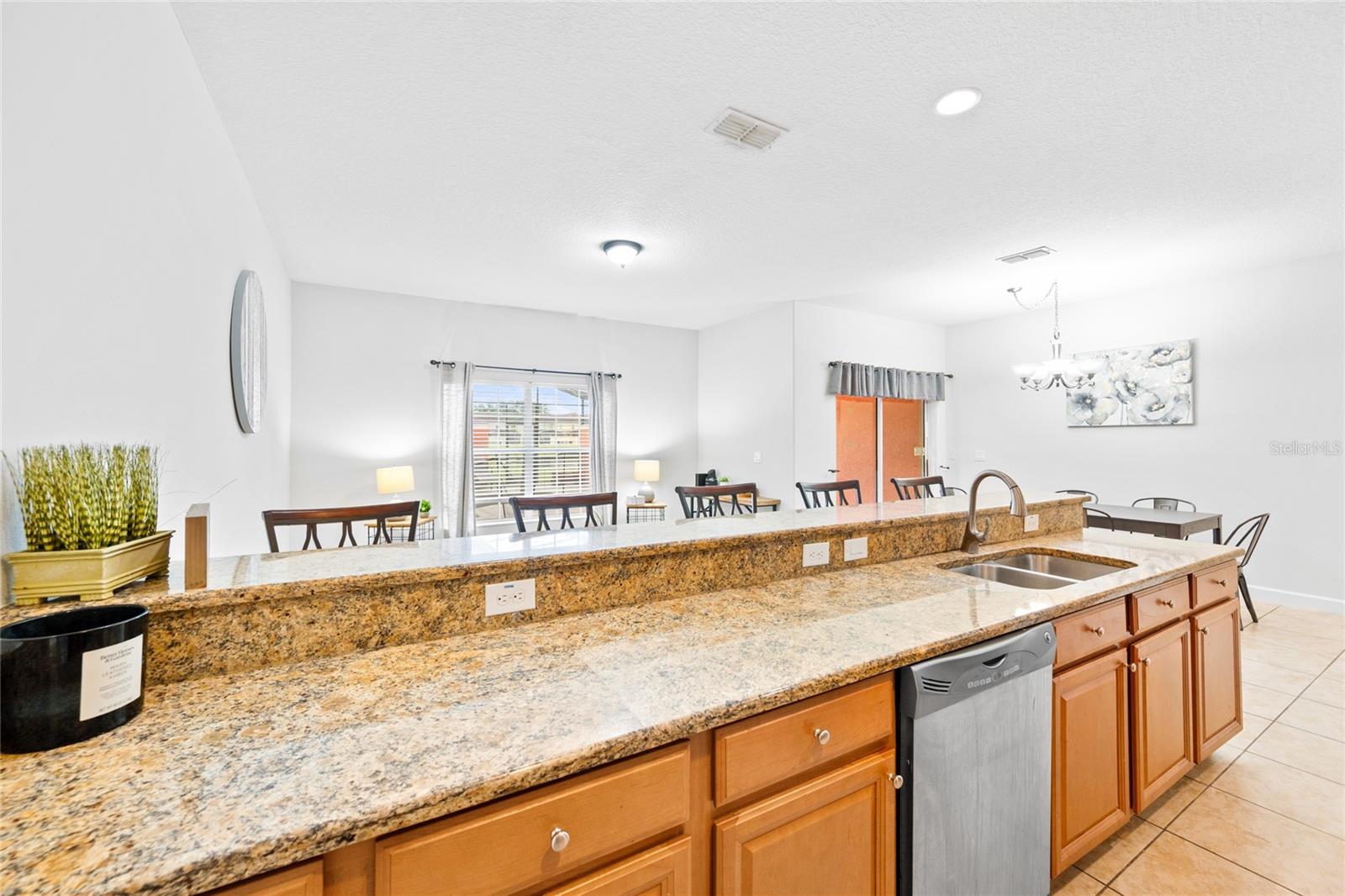 3081 Beach Palm Ave Property Photo 10