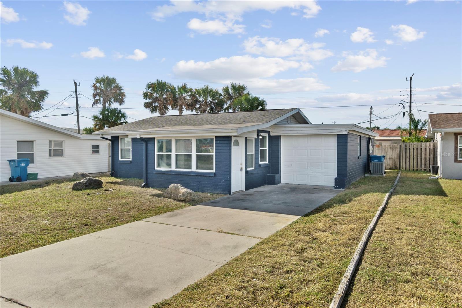 16 HIBISCUS DR Property Photo 1