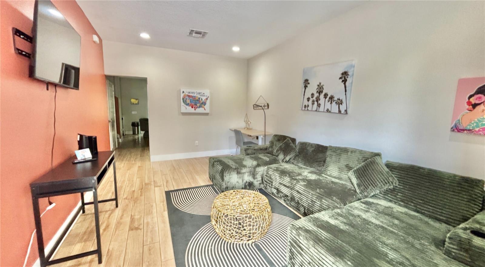 4404 Summer Flowers Pl Property Photo 3