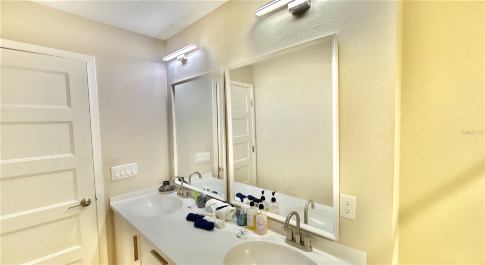 4404 Summer Flowers Pl Property Photo 16