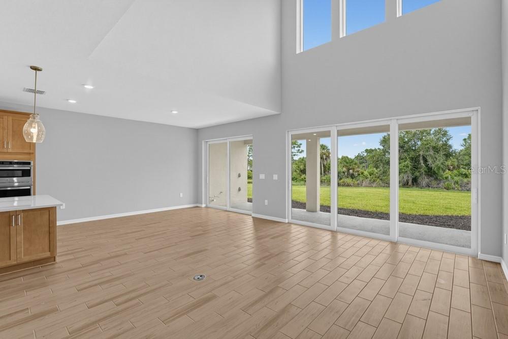 32551 Sandy Basin Way Property Photo 3