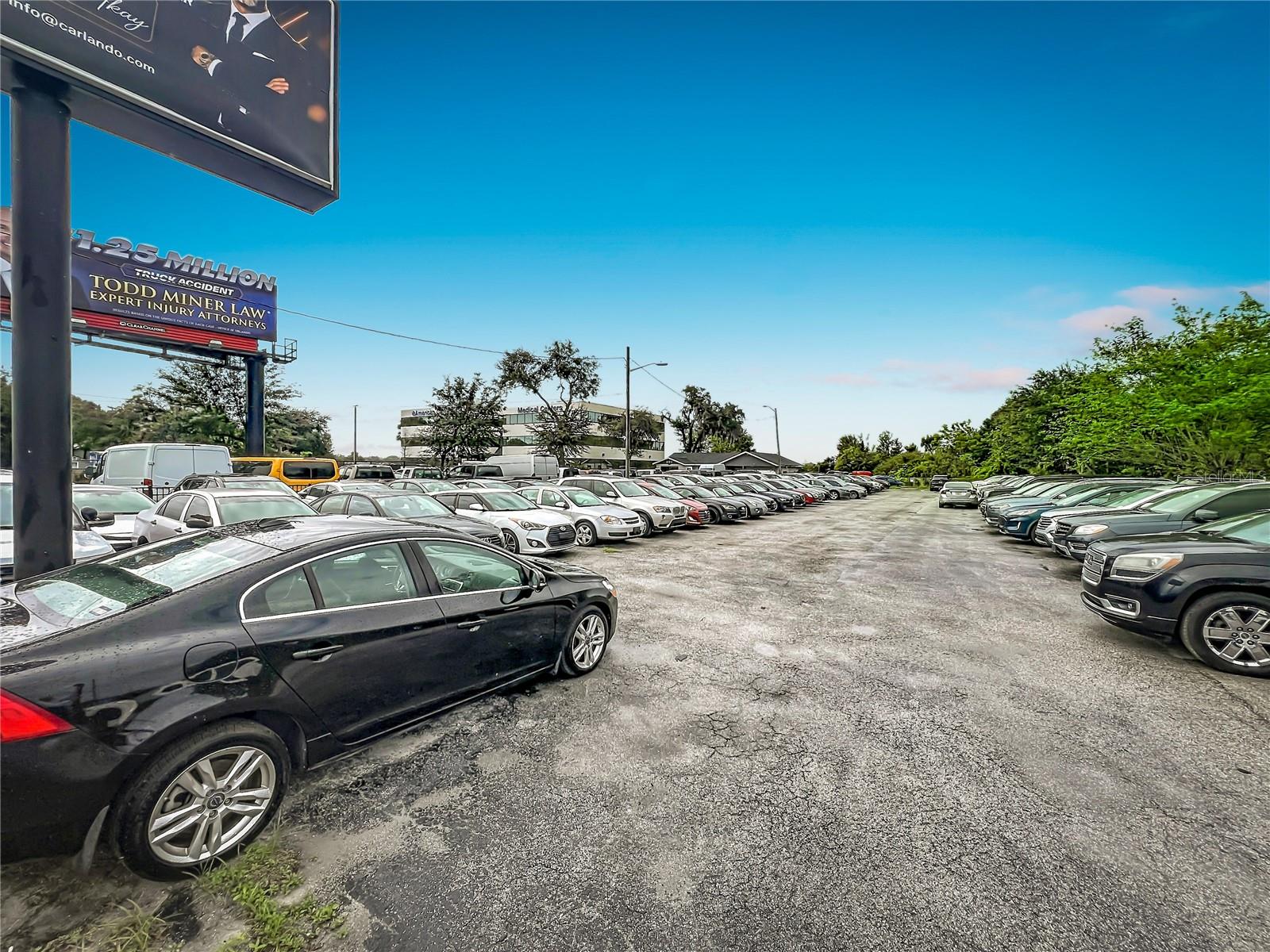 690 N Semoran Blvd Property Photo 2