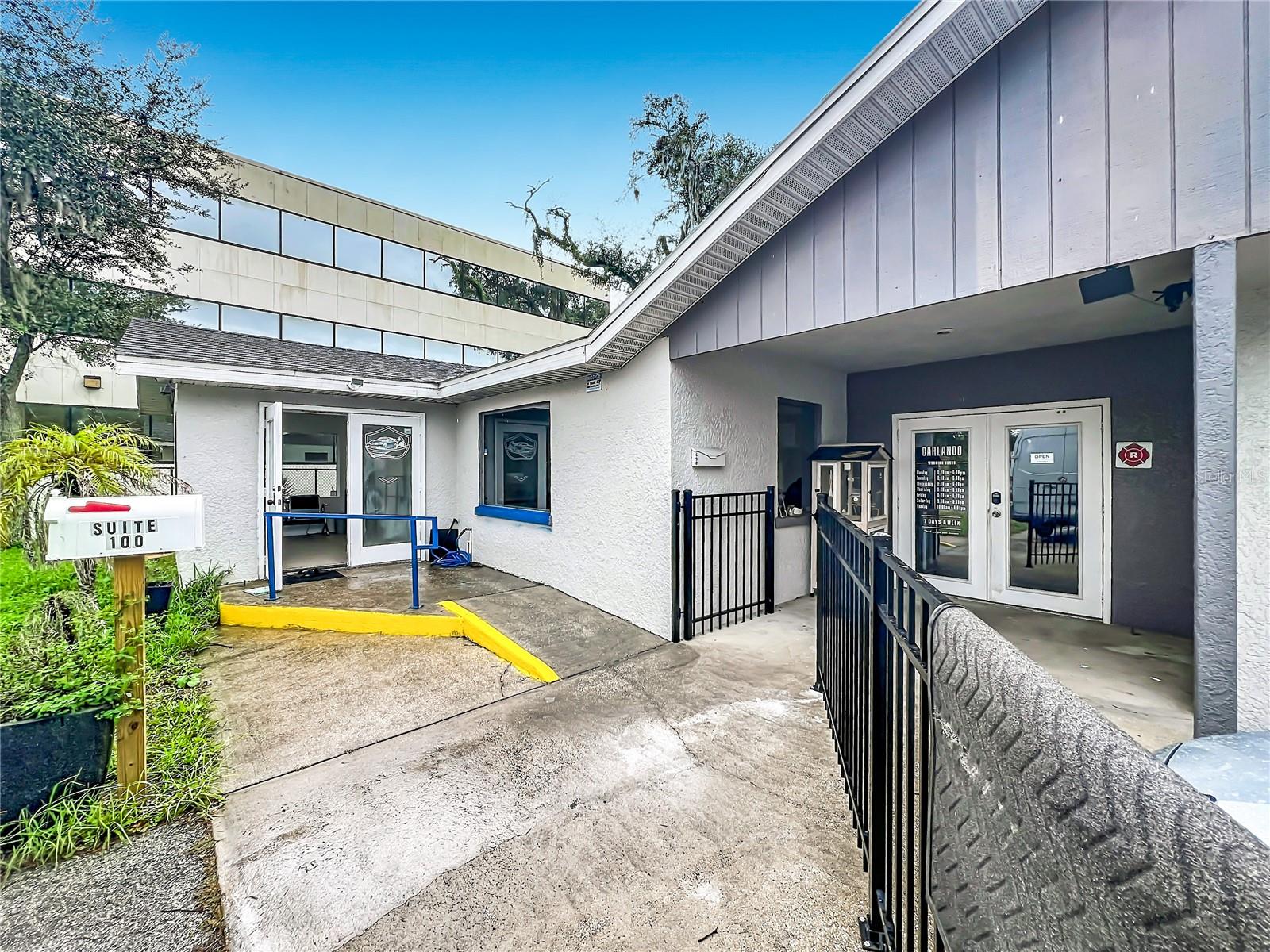 690 N Semoran Blvd Property Photo 4