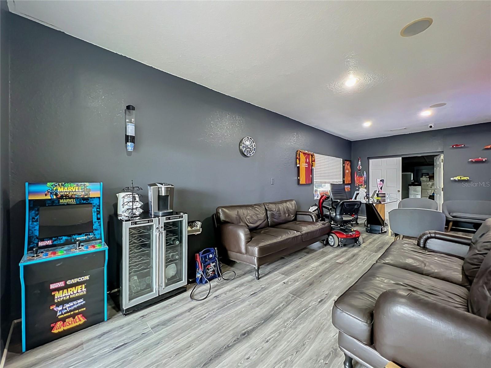 690 N Semoran Blvd Property Photo 7
