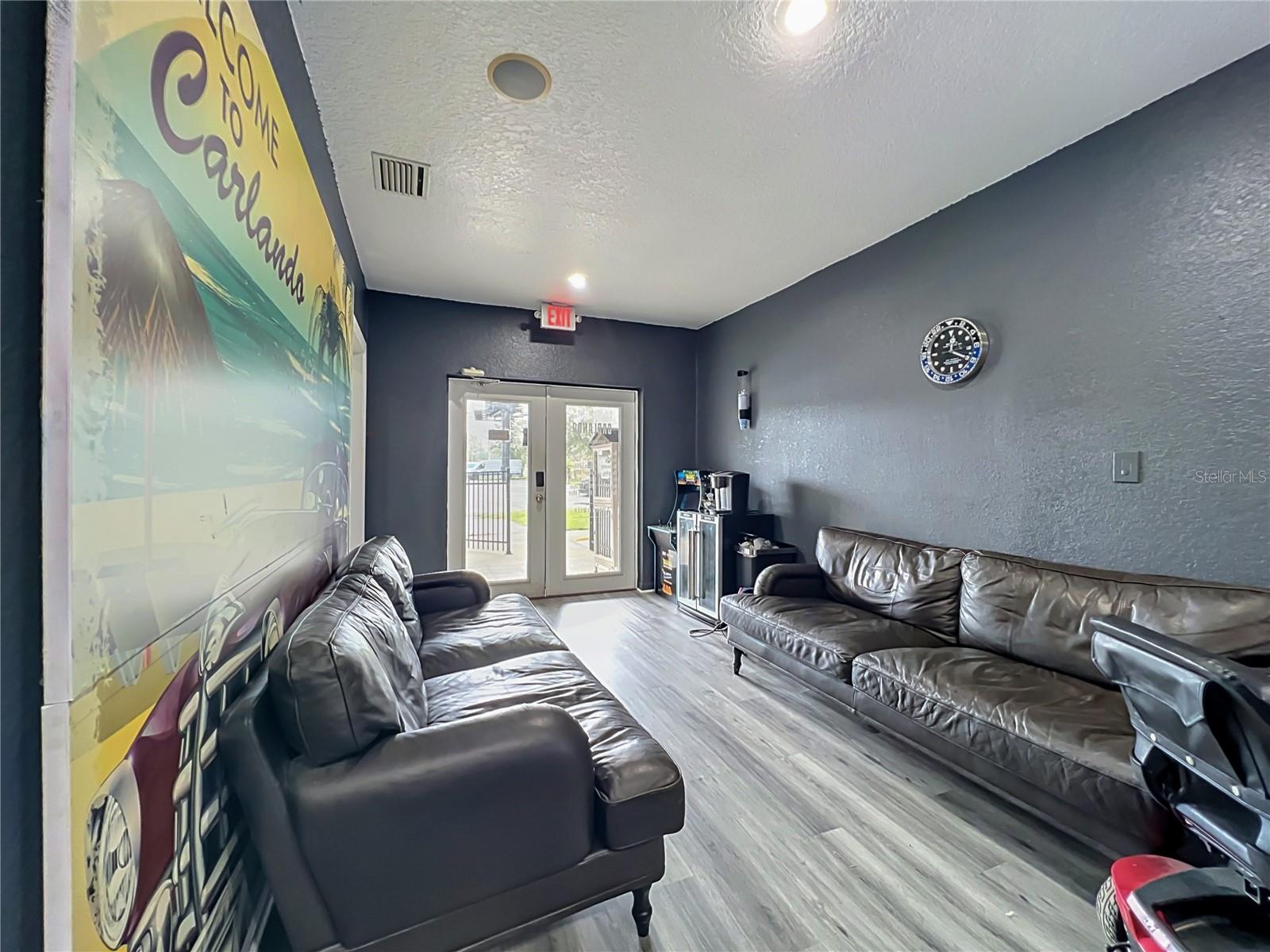 690 N Semoran Blvd Property Photo 8