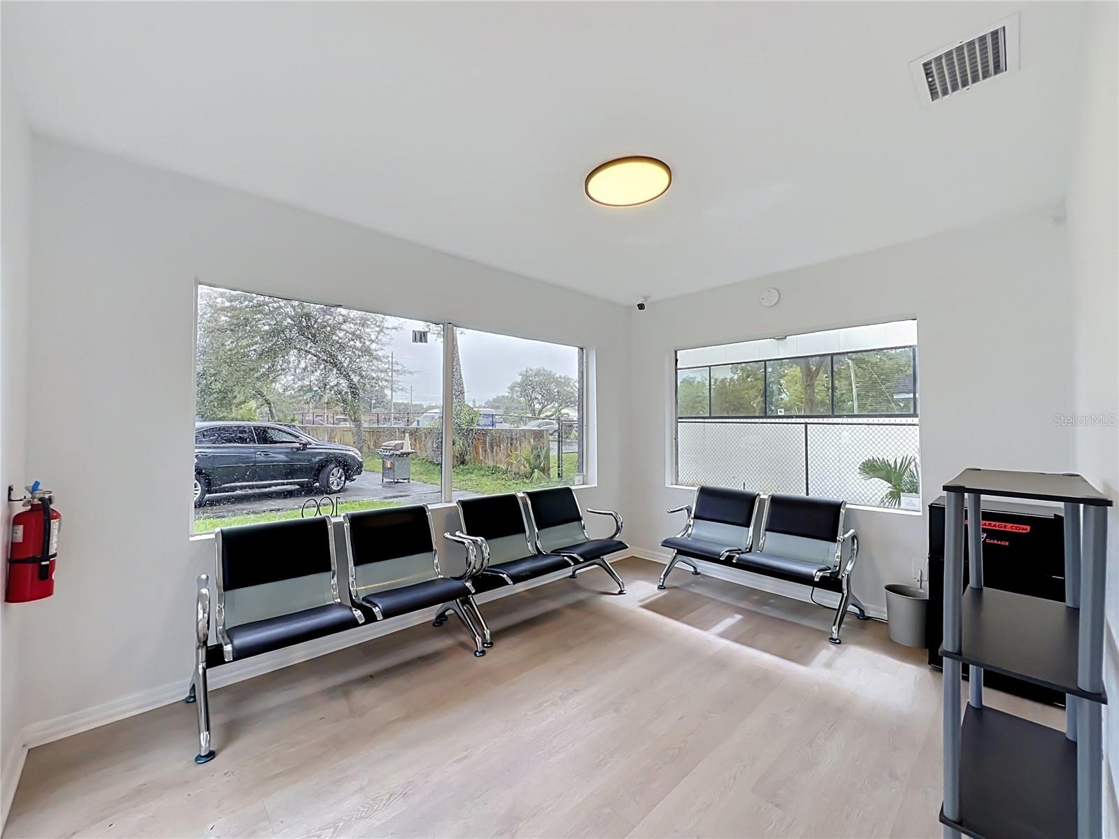 690 N Semoran Blvd Property Photo 27